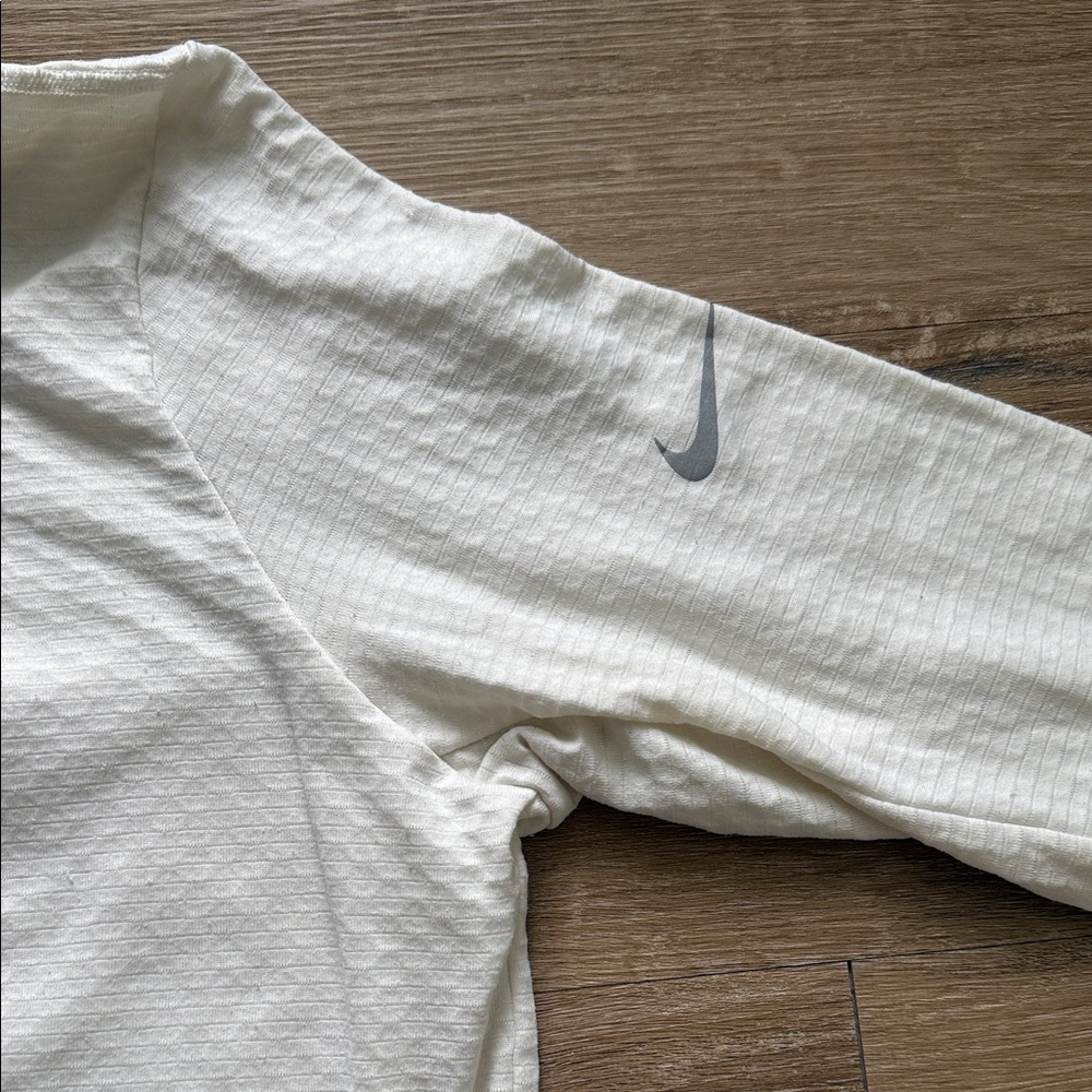 Nike Women's Running Quarter Zip in White - Picture 6 of 8